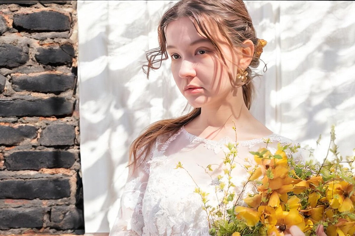 Vintage Floral Lace A-Line Wedding Gown with Sheer Sleeves
